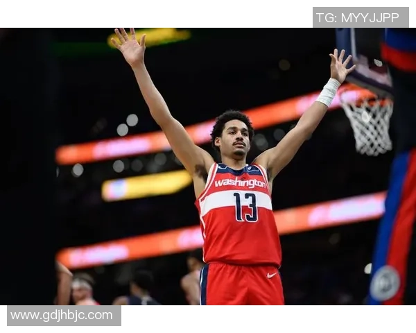 普尔半场砍下15分2助攻0失误 正负值+17领衔全场展现超强表现 普尔半场砍下15分2助攻0失误 正负值+17领衔全场展现超强表现